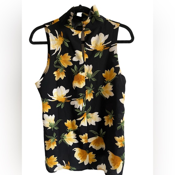 NWT-Black Floral Print Halter V-Neck with Gold Button Detail-Size L - Picture 4 of 4